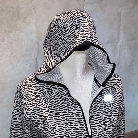 New Balance Windbreaker with Reflective “NB” - Picture 4 of 10